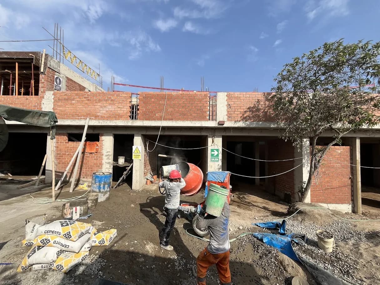 Construcción institucional en etapa de albañilería y estructura (Oficinas administrativas IMIM)