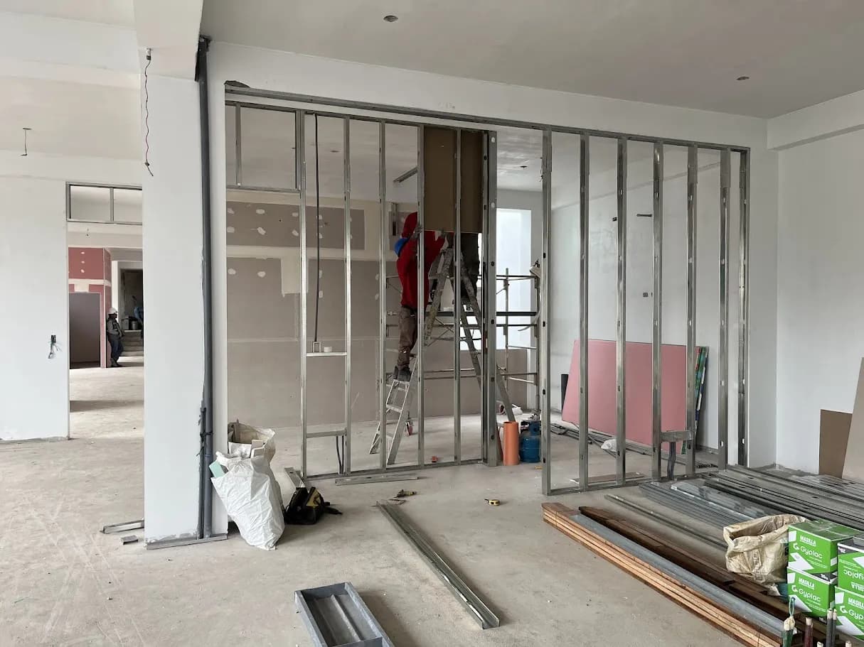 Proceso de construcción del proyecto Oficinas IMIM — avance de obra