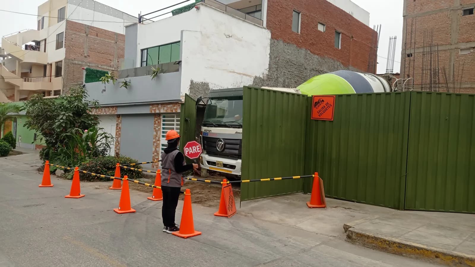 Proceso de construcción del proyecto Multifamiliar La Perla — avance de obra