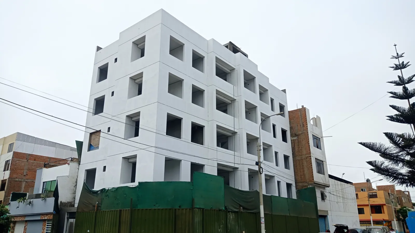 Proceso de construcción del proyecto Multifamiliar La Perla — avance de obra