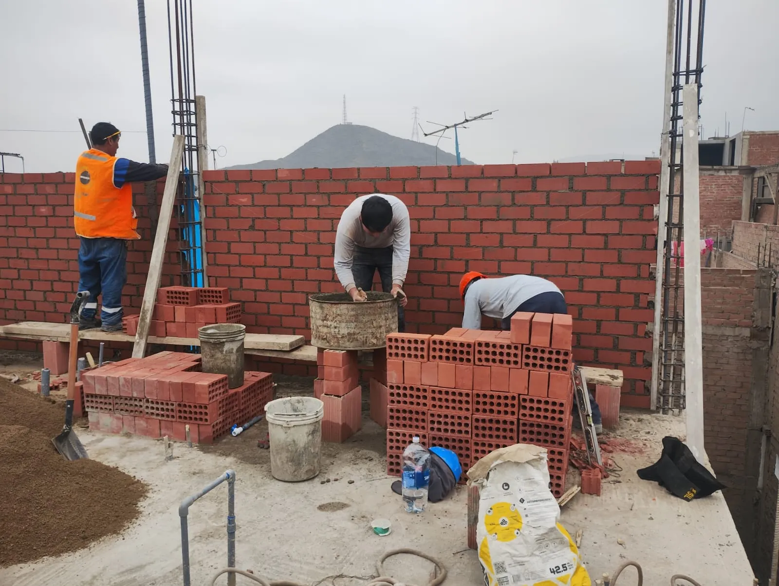 Proceso de construcción del proyecto Multifamiliar Santa Anita — avance de obra
