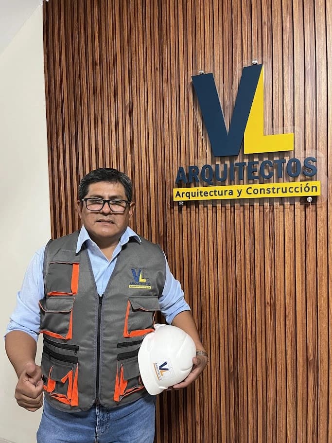 Arq. Vladimir Leandro Alarcón — Gerente General y Director Técnico en VL Arquitectos